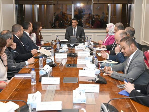 وزير الصناعة يبحث مع شركة نيسان للسيارات التوسع في السوق المصرية وزيادة الصادرات إلى إفريقيا