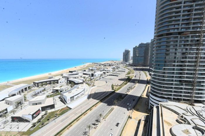 وزيرة الإسكان تتابع سير العمل بعددٍ من المشروعات الجاري تنفيذها بمدينة العلمين الجديدة ومارينا