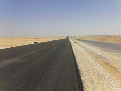 وزيرة الإسكان تتابع موقف تنفيذ المرافق والطرق لقطع أراضٍ سكنية بمدينة أكتوبر الجديدة