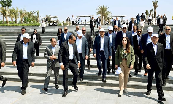 رئيس الوزراء يتفقد معدلات الإنجاز بمشروع “حدائق تلال الفسطاط”