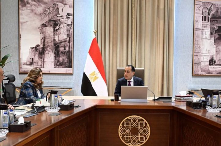 الحكومة: إنشاء أول «شباك موحد» لتراخيص المحال العامة لتبسيط الإجراءات