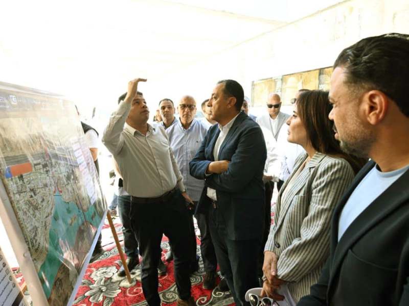 رئيس الوزراء يتفقد مشروع نفق الطريق الساحلي “بو غاز نيو مارينا”