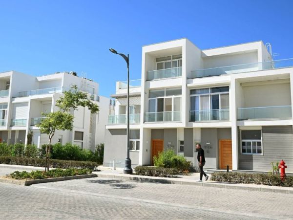 رئيس الوزراء يتفقد مشروع “كمبوند مزارين” بالعلمين الجديدة