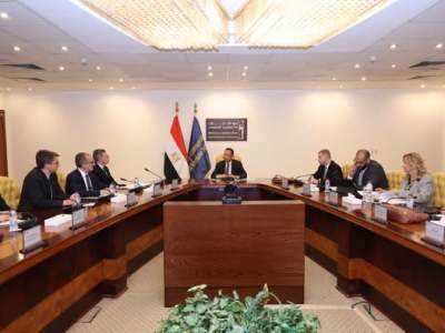 وزير الاتصالات يبحث مع مسؤولي البنك الدولي تعزيز الشراكة في مجالات التحول الرقمي والذكاء الاصطناعي