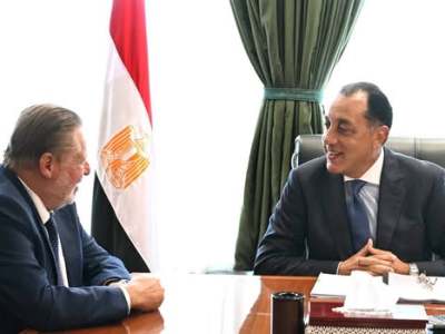 رئيس الوزراء يلتقي محافظ البنك المركزي لمتابعة جهود التنسيق المشترك في عدد من الملفات الاقتصادية