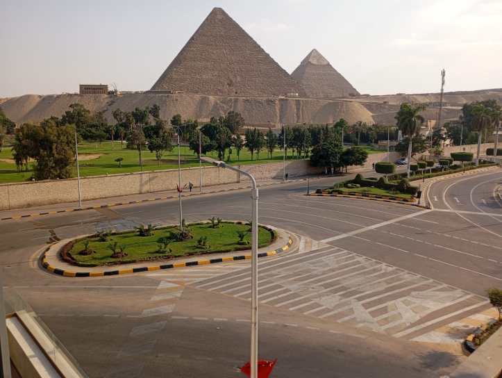 منطقة المتحف المصرى الكبير والأهرامات تتجمل لاستقبال الرئيس الصينى