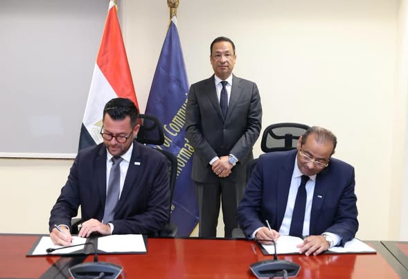 توقيع اتفاقية بين الشركة المصرية للاتصالات وشركة PSL اليونانية لإنشاء كابل شرم الشيخ- طابا البحري