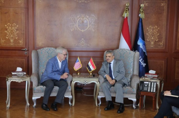قناة السويس تبحث مع الجانب الأمريكي فرص التعاون في تطوير الترسانات والخدمات البحرية