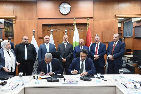 بالشراكة مع القطاع الخاص.. توقيع عقود تشغيل وصيانة 11 محطة تحلية بطاقة 485 ألف متر مكعب يوميًا